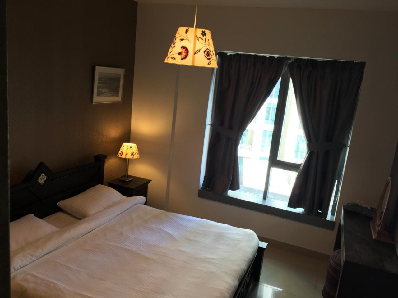 Espace Holiday Home 29 Boulevard, Downtown Дубай Екстериор снимка